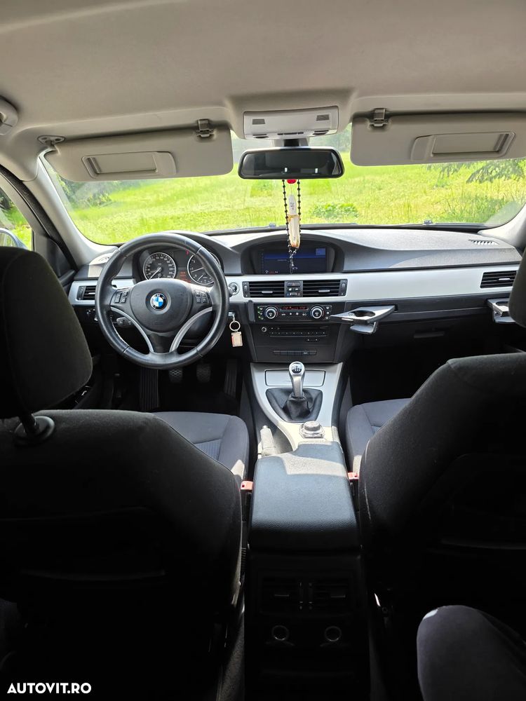 BMW Seria 3 318i Edition Sport - 10