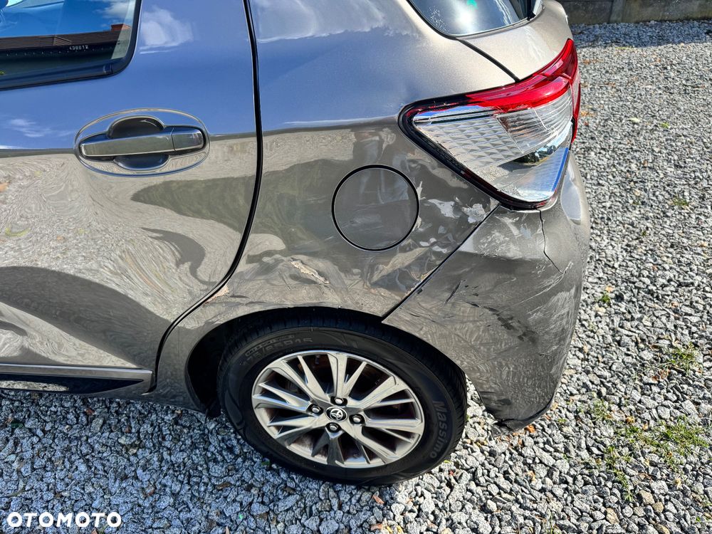 Toyota Yaris Hybrid 100 Business Edition - 9