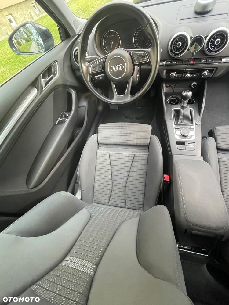 Audi A3 Sportback 1.6 FSI S line Sportpaket plus - 17