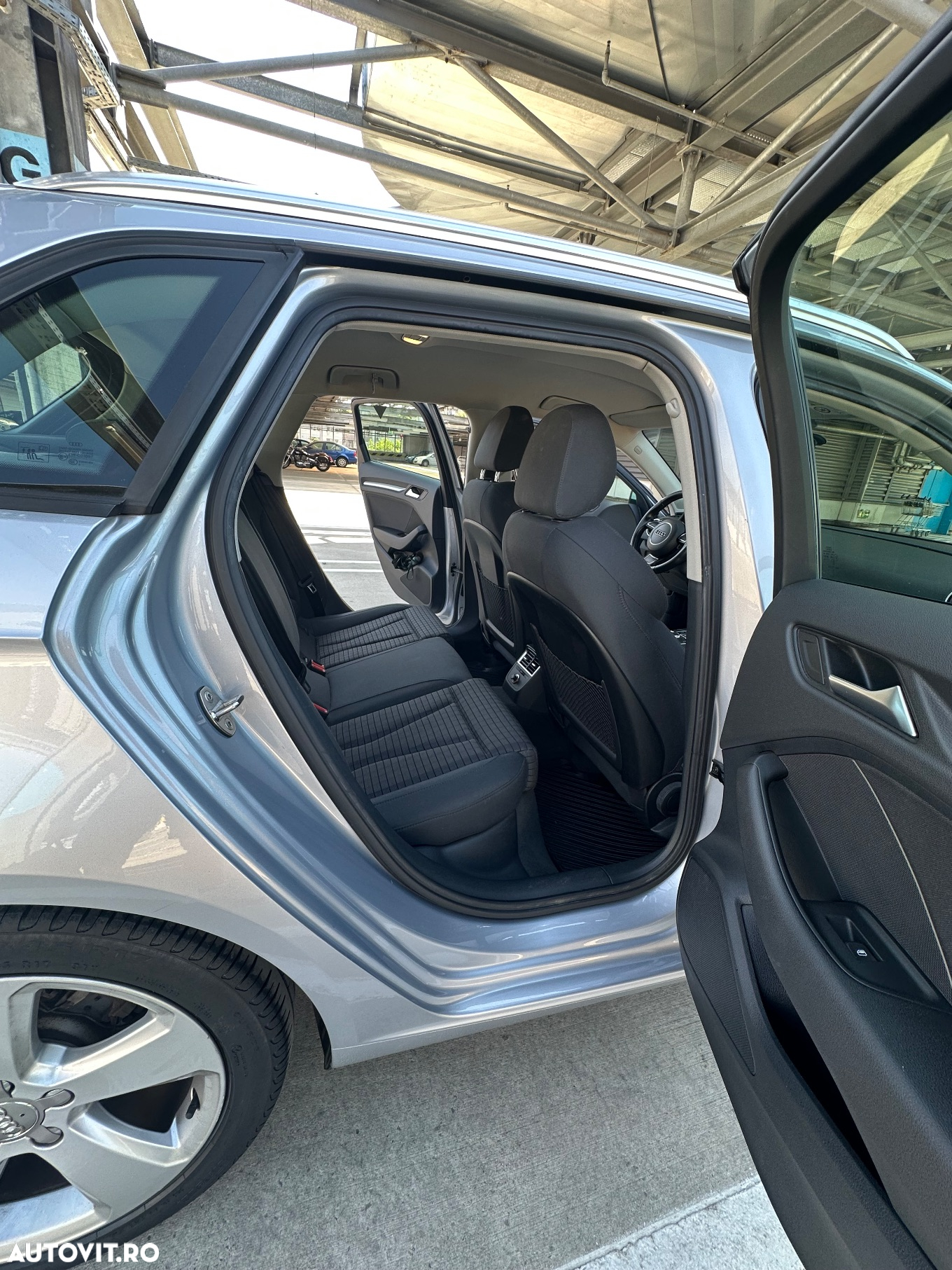 Audi A3 1.6 TDI clean Stronic Ambition - 10