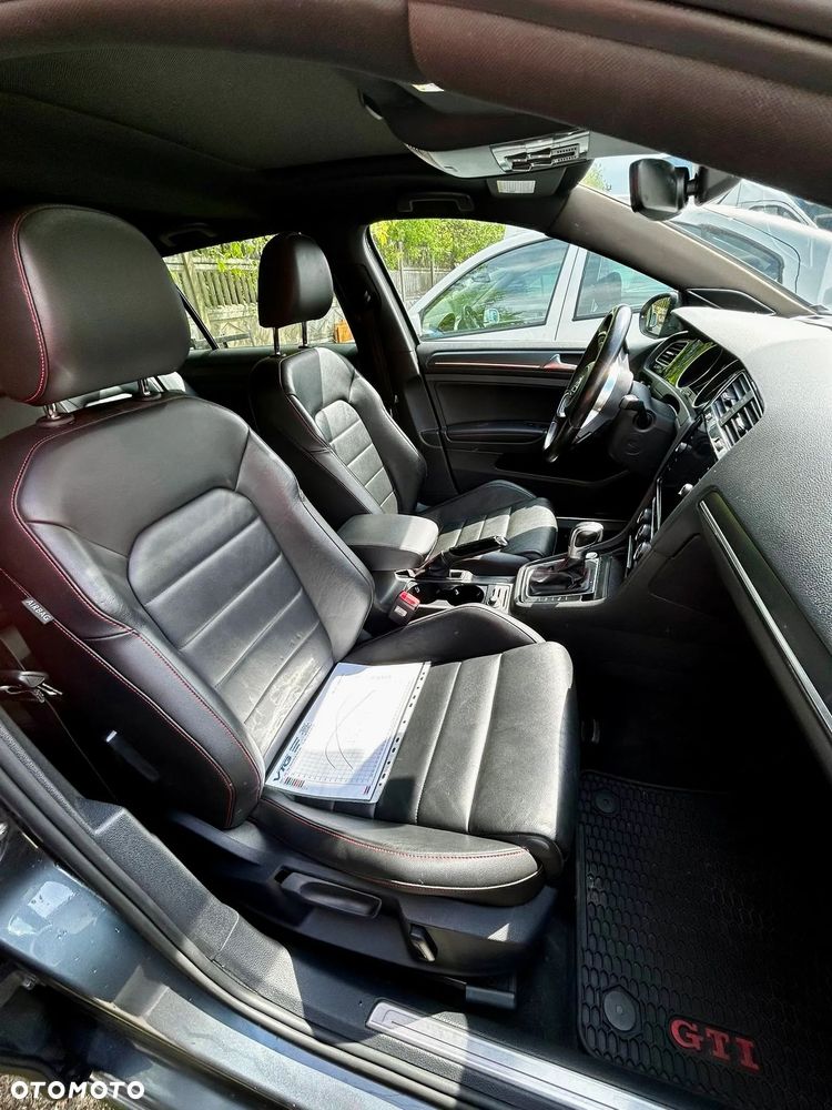 Volkswagen Golf 2.0 TSI GTI TCR DSG - 10