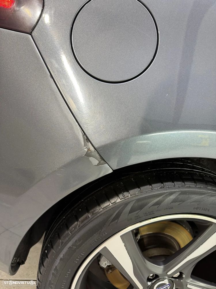 Volvo V40 D2 R Design - 14