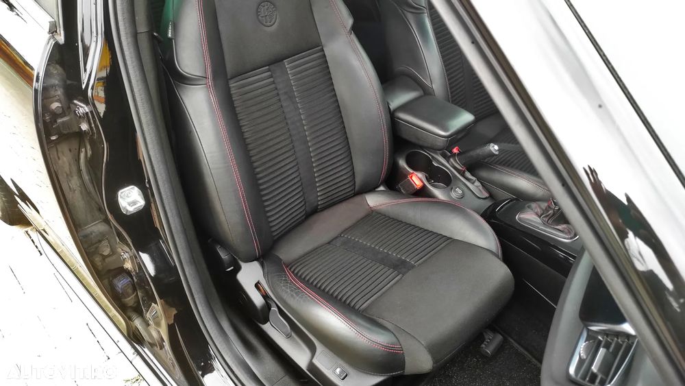 Alfa Romeo Giulietta 1.4 T-Jet Distinctive - 13