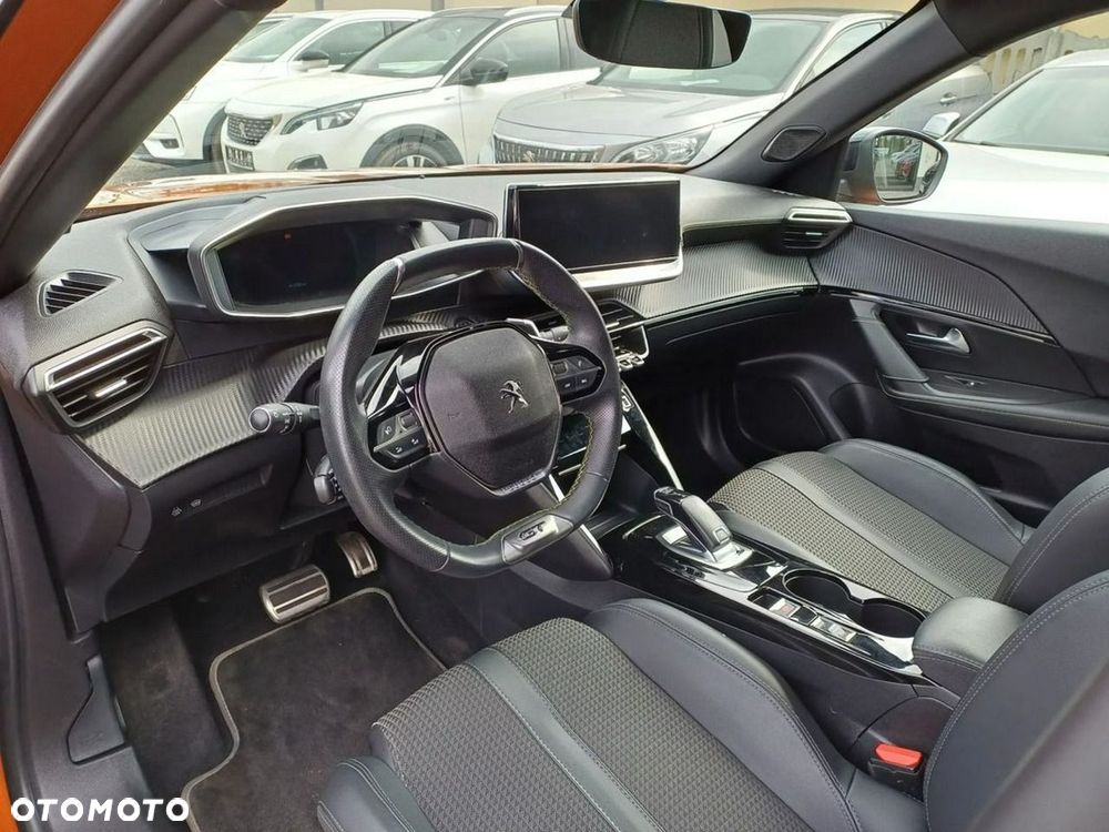 Peugeot 2008 PureTech 130 EAT8 GT Pack - 14