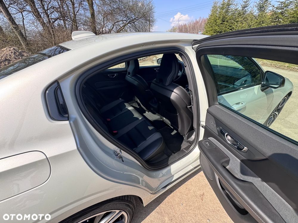 Volvo S60 T6 AWD R-Design - 20