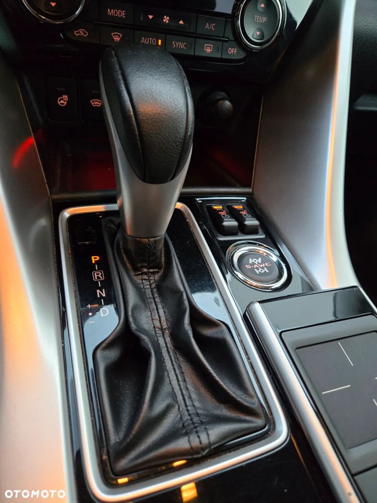 Mitsubishi Eclipse Cross 1.5 T GPF Intense Pro CVT 4WD - 24