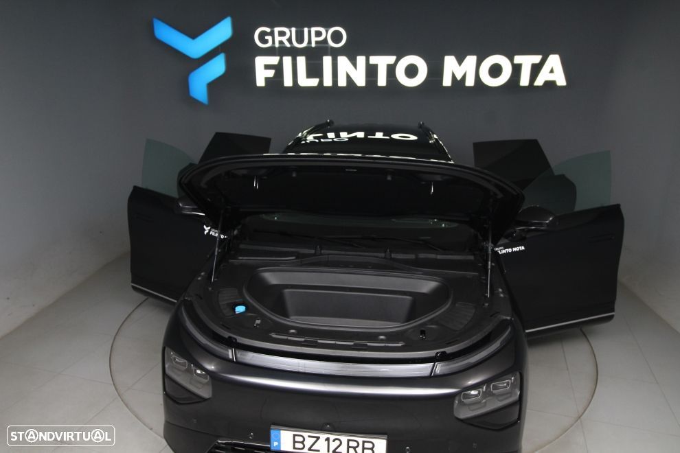 Xpeng G9 93.1 kWh AWD Performance - 12