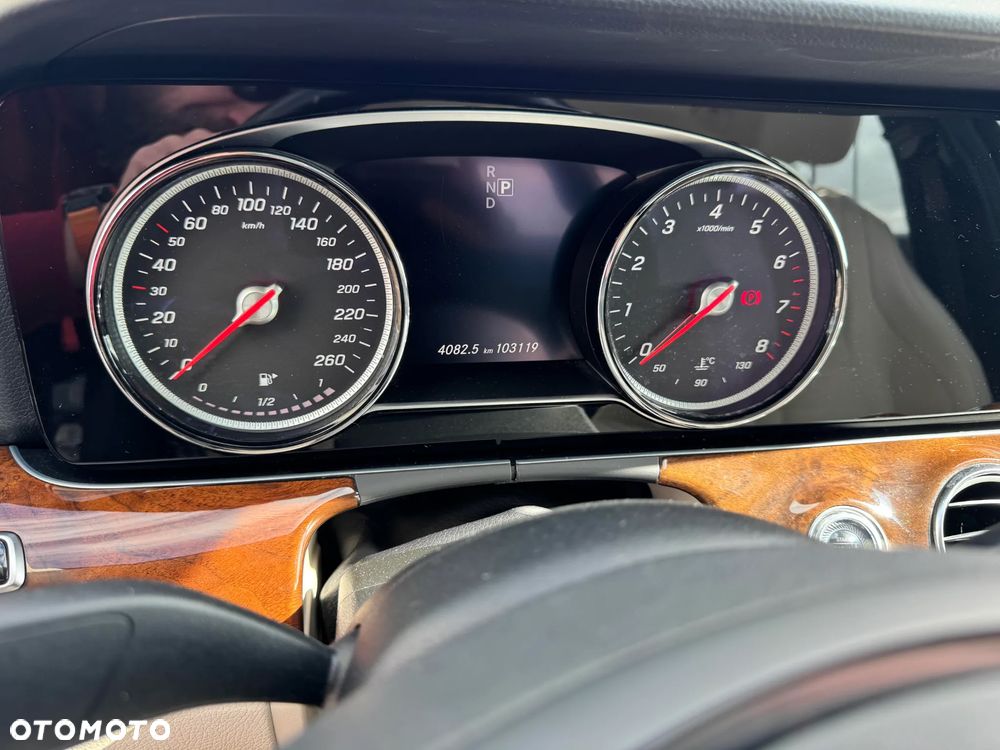 Mercedes-Benz Klasa E 200 9G-TRONIC - 10