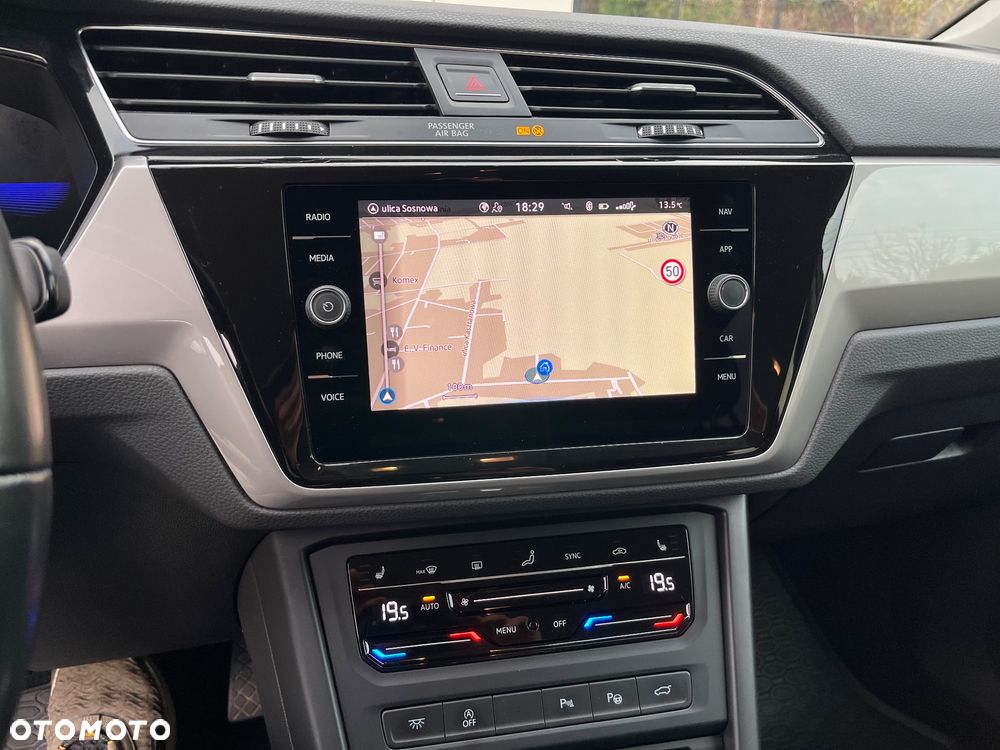 Volkswagen Touran 2.0 TDI BMT Comfortline DSG - 9