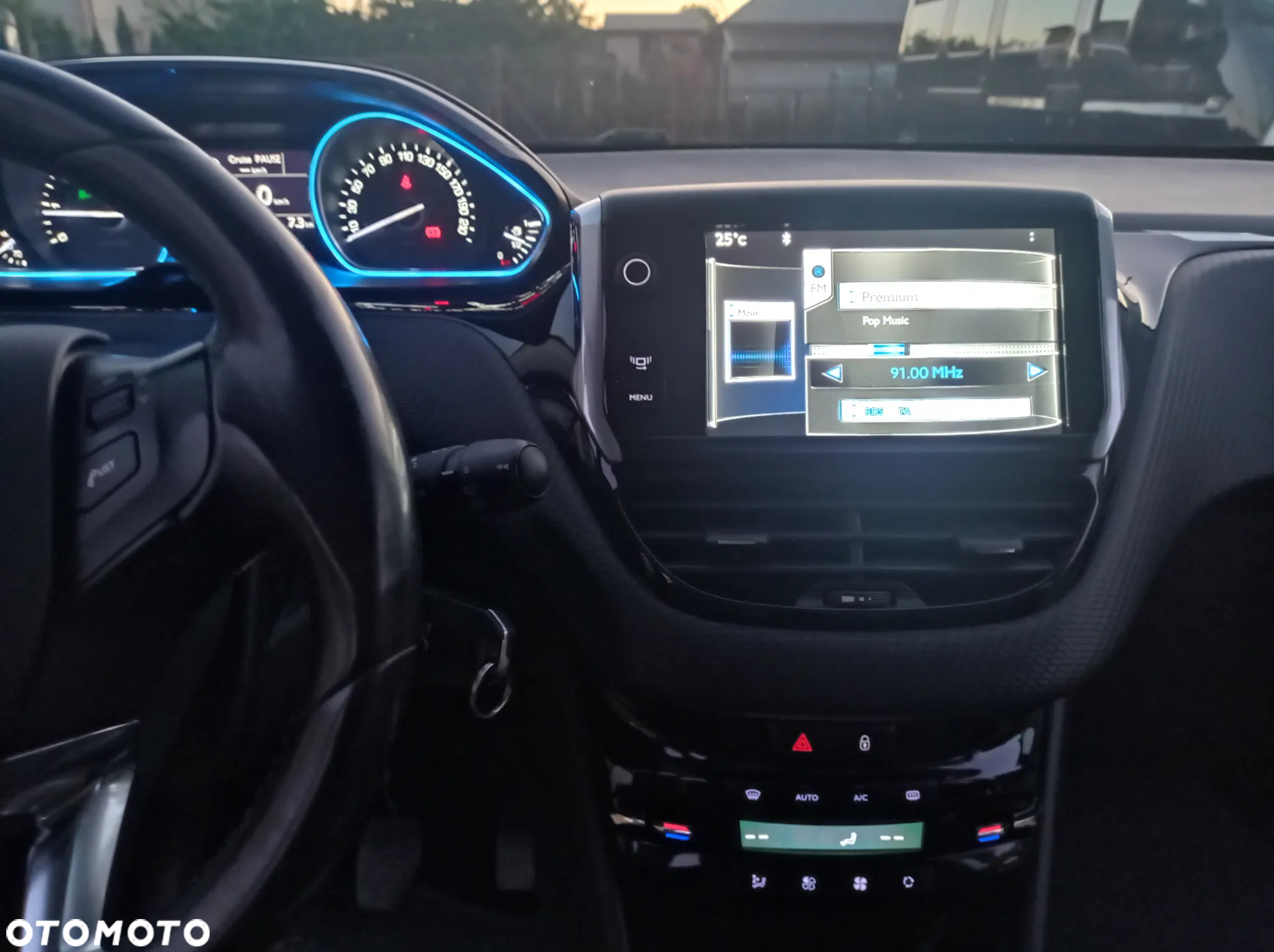 Peugeot 2008 - 12