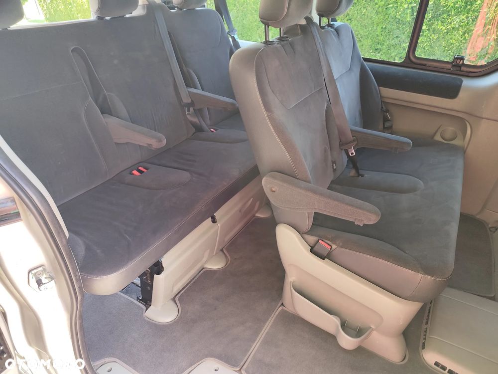 Renault Trafic Grand Passenger Black Edition - 18