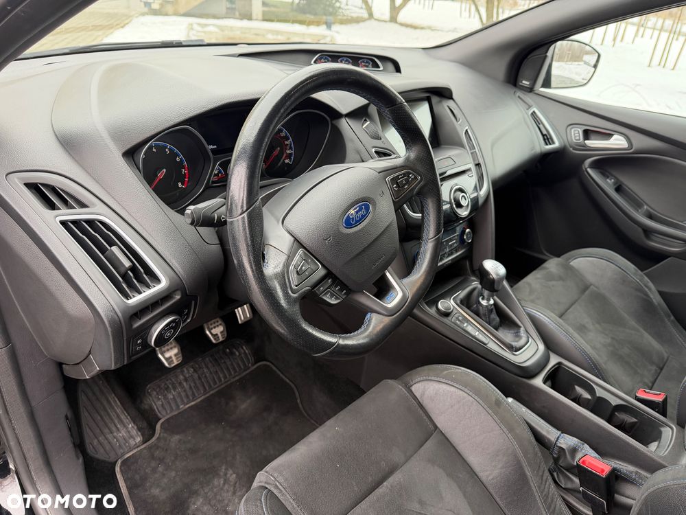 Ford Focus 2.3 EcoBoost S&S Allrad RS - 11