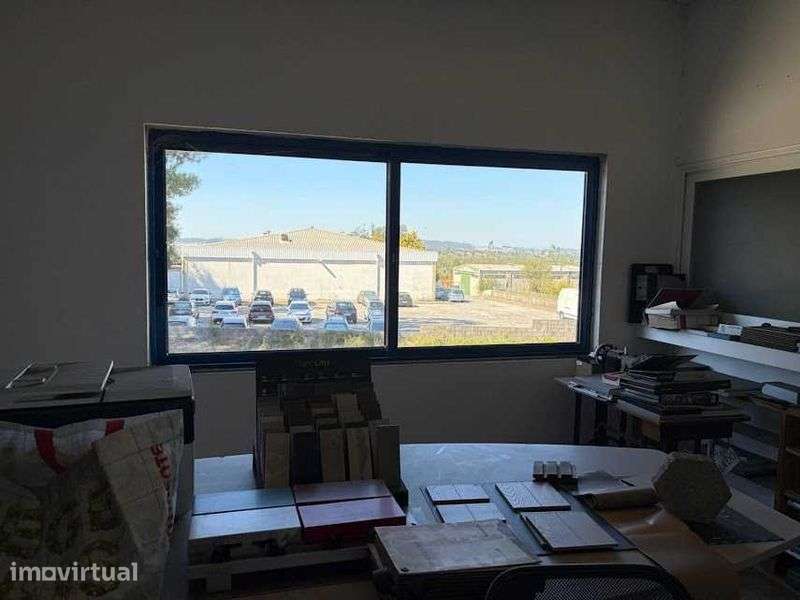 Armazém Zona Industrial Poupa II em Santo Tirso - Grande imagem: 4/4