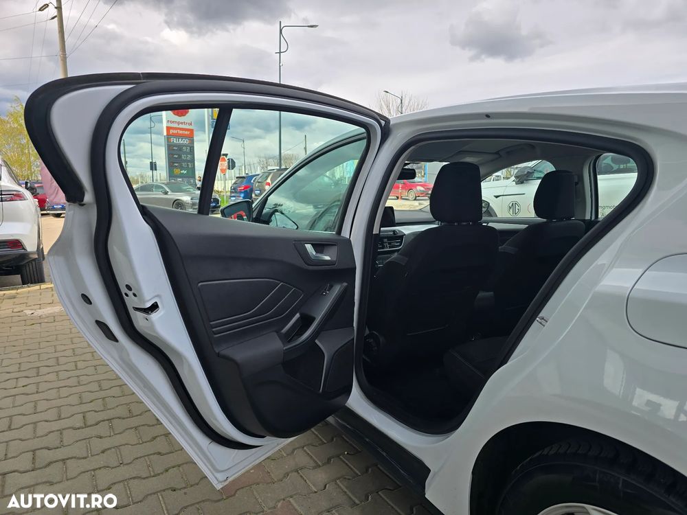 Ford Focus 1.0 EcoBoost Trend Edition - 13