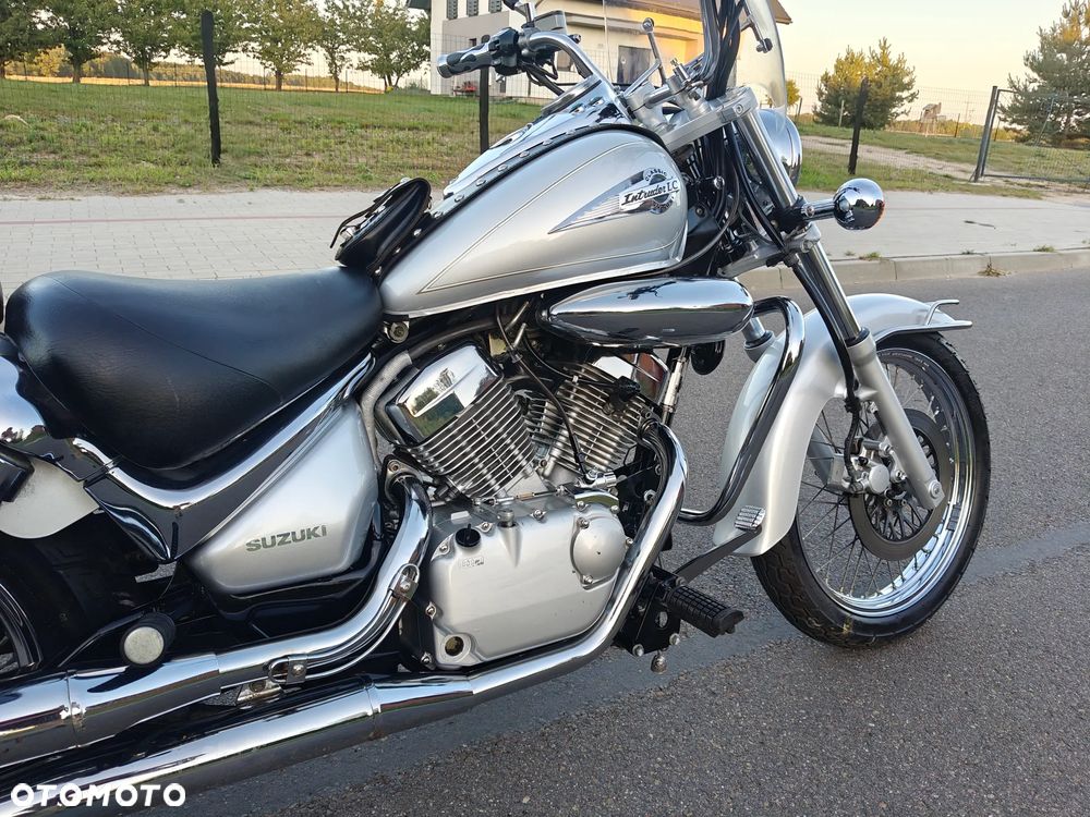 Suzuki Intruder - 4