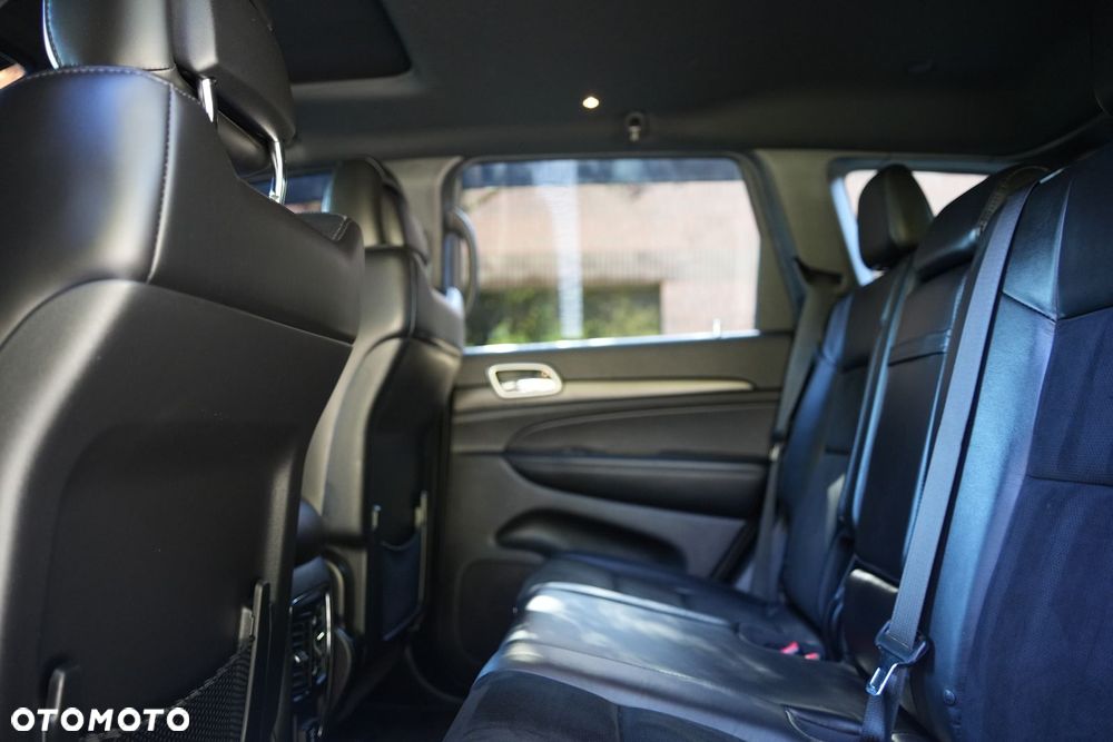 Jeep Grand Cherokee - 29