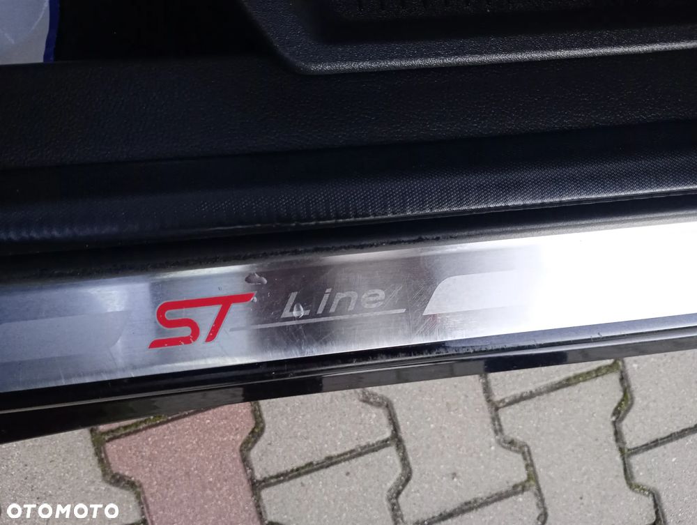 Ford Kuga 1.5 EcoBoost 2x4 ST-Line - 30
