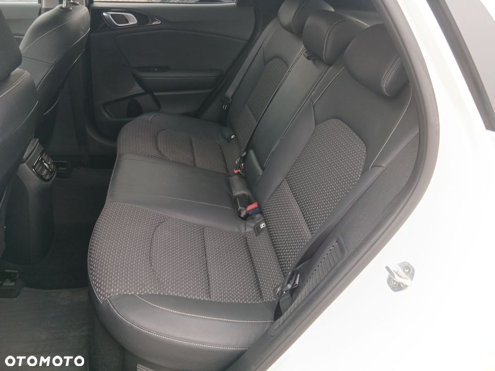 Kia XCeed 1.6 GDI PHEV L Business Line DCT - 30