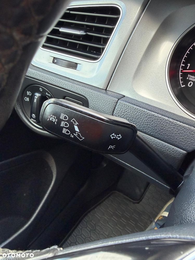 Volkswagen Golf 1.2 TSI BlueMotion Technology Comfortline - 26