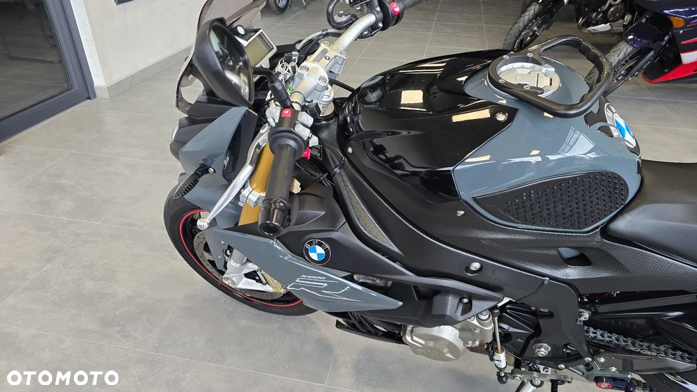BMW S - 15