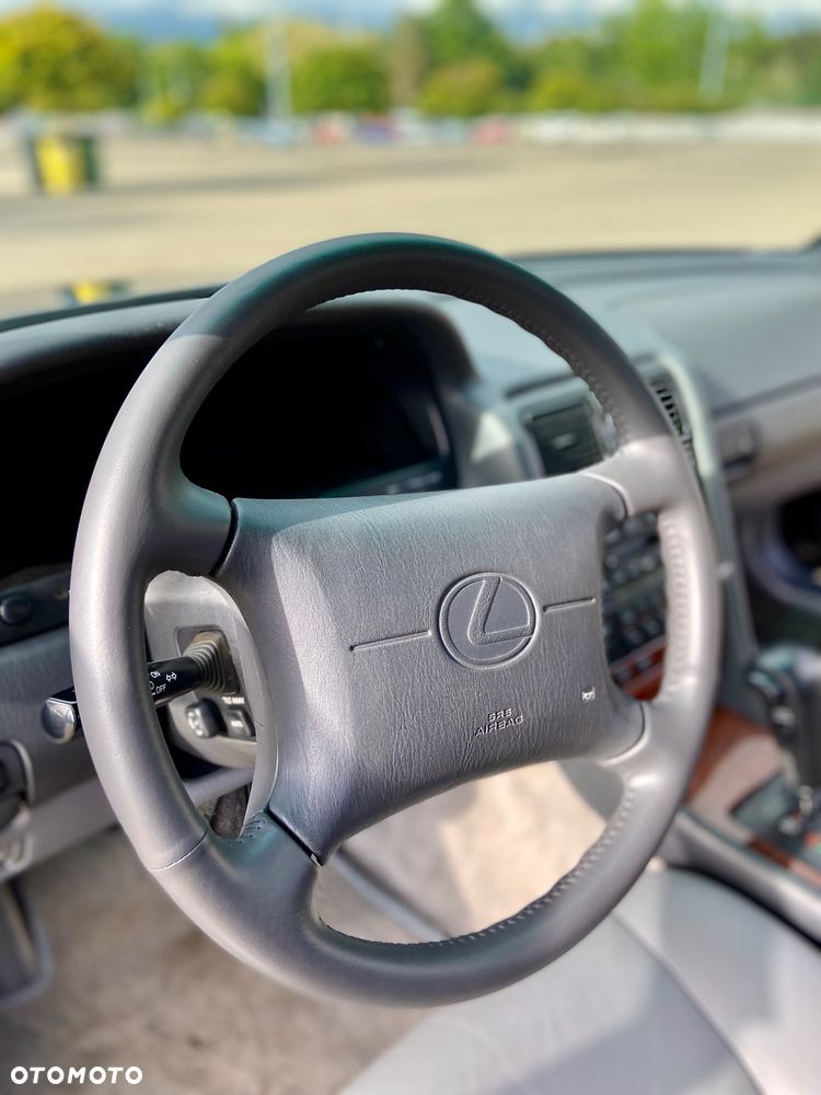 Lexus LS - 28