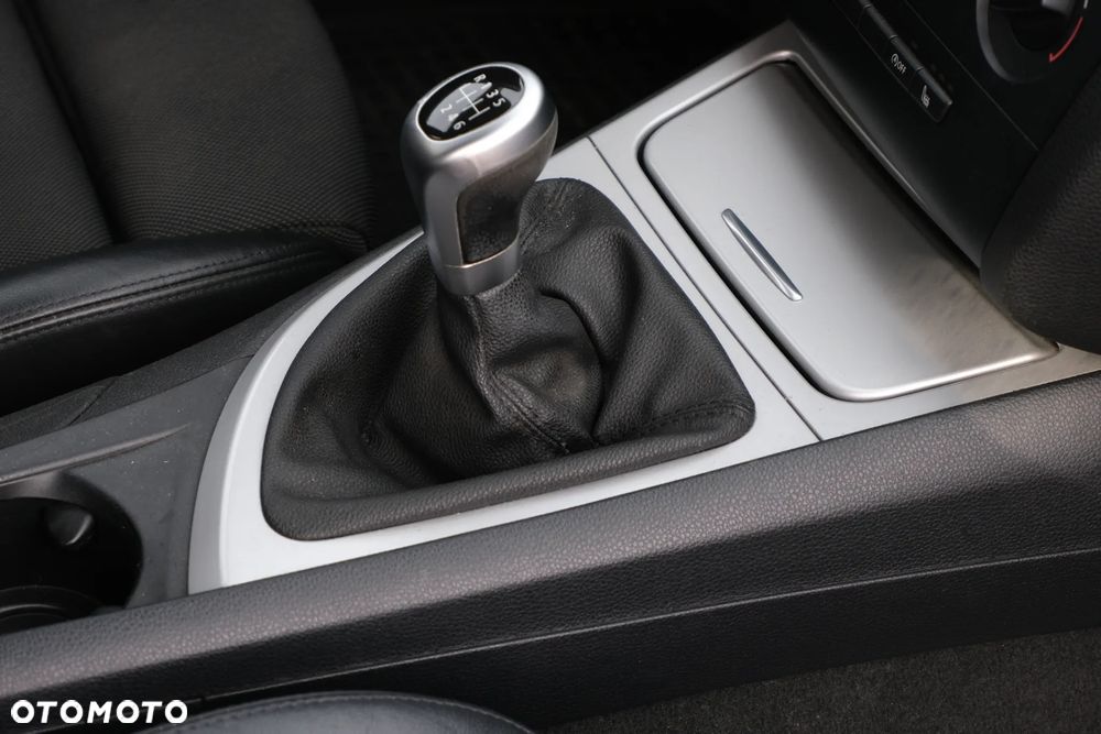BMW Seria 1 118d - 22