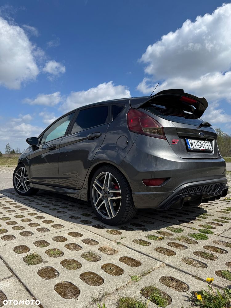 Ford Fiesta ST - 7