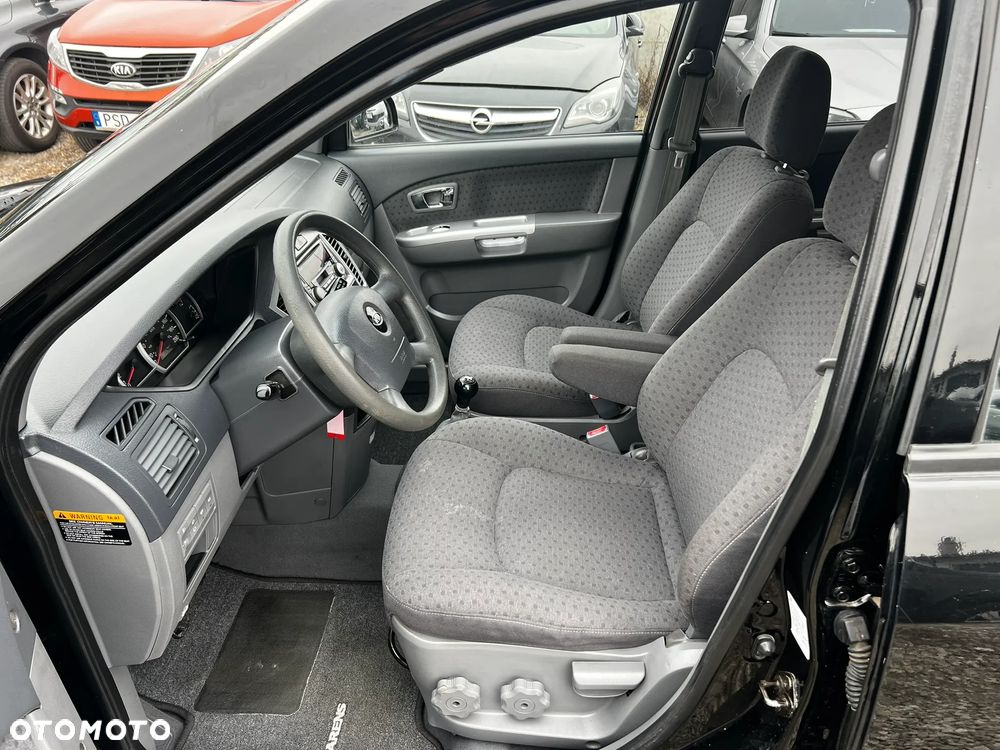 Kia Carens 2.0 EX - 14