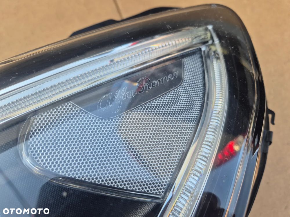 Alfa Romeo Stelvio reflektor lewy.Na części.OE.Ksenon.EU - 6