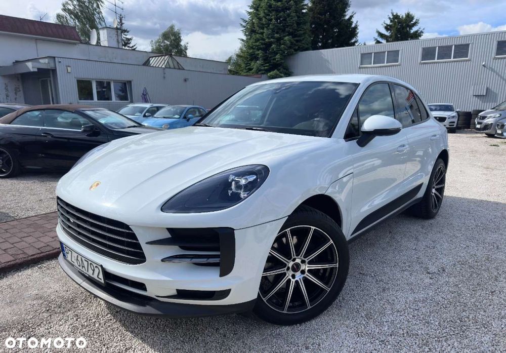 Porsche Macan - 1