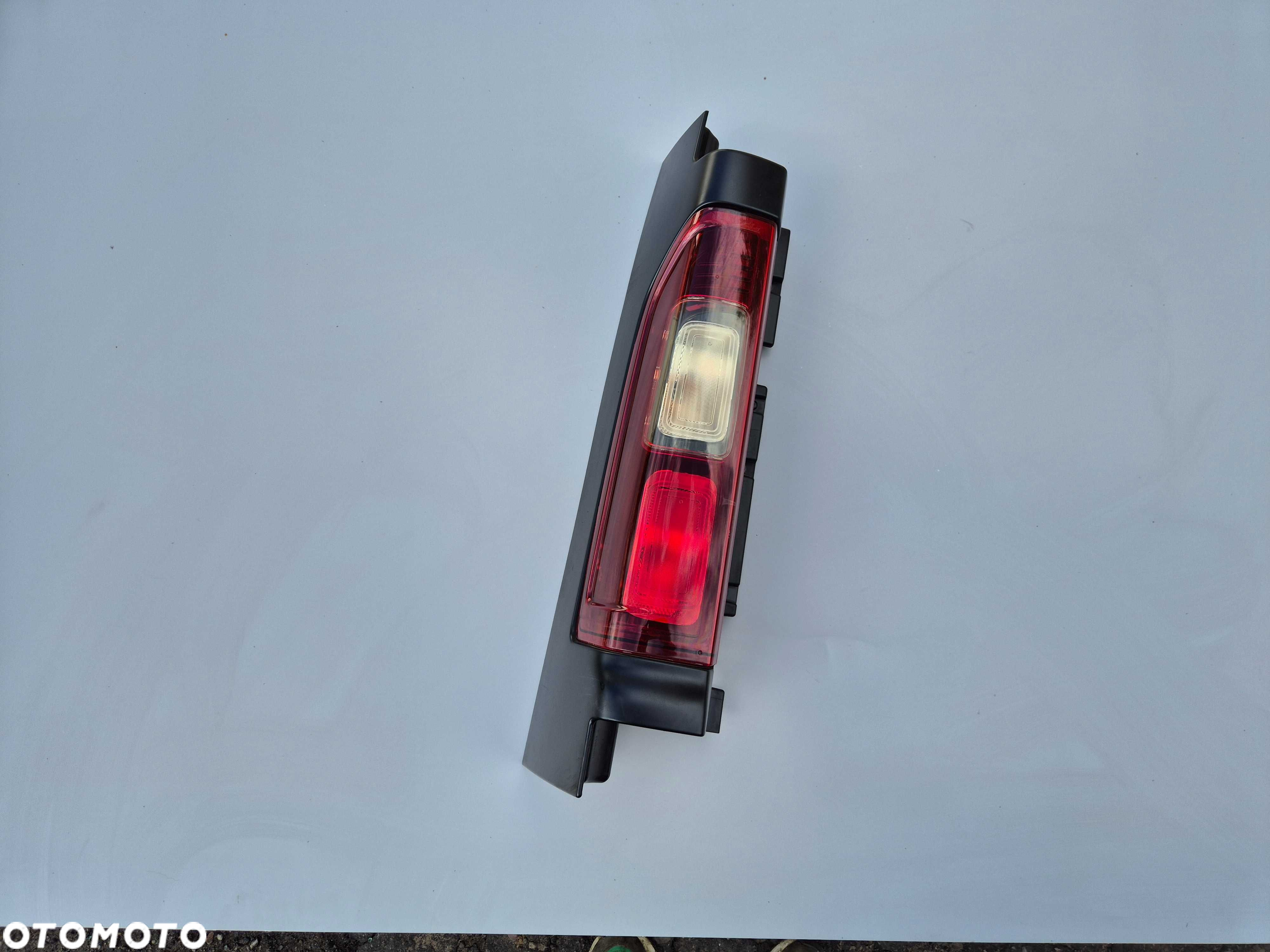 Lewa Tył Tylna Lampa Kompletna VIVARO B TRAFIC III 14-19r Talento Eur - 2