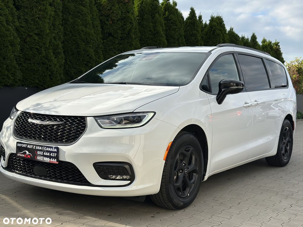Chrysler Pacifica - 4