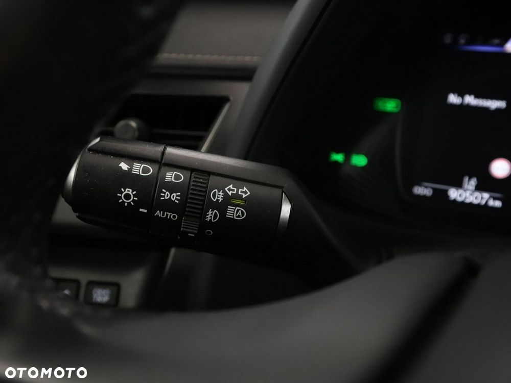 Lexus UX 250h - 32