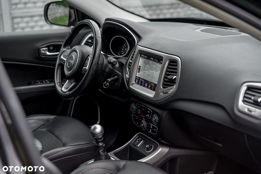Jeep Compass 1.4 TMair Longitude FWD S&S - 29