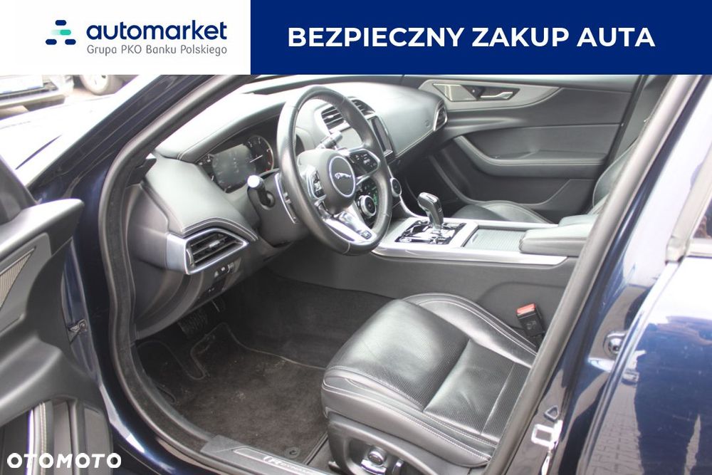 Jaguar XE 2.0 D180 AWD R-Dynamic S - 9