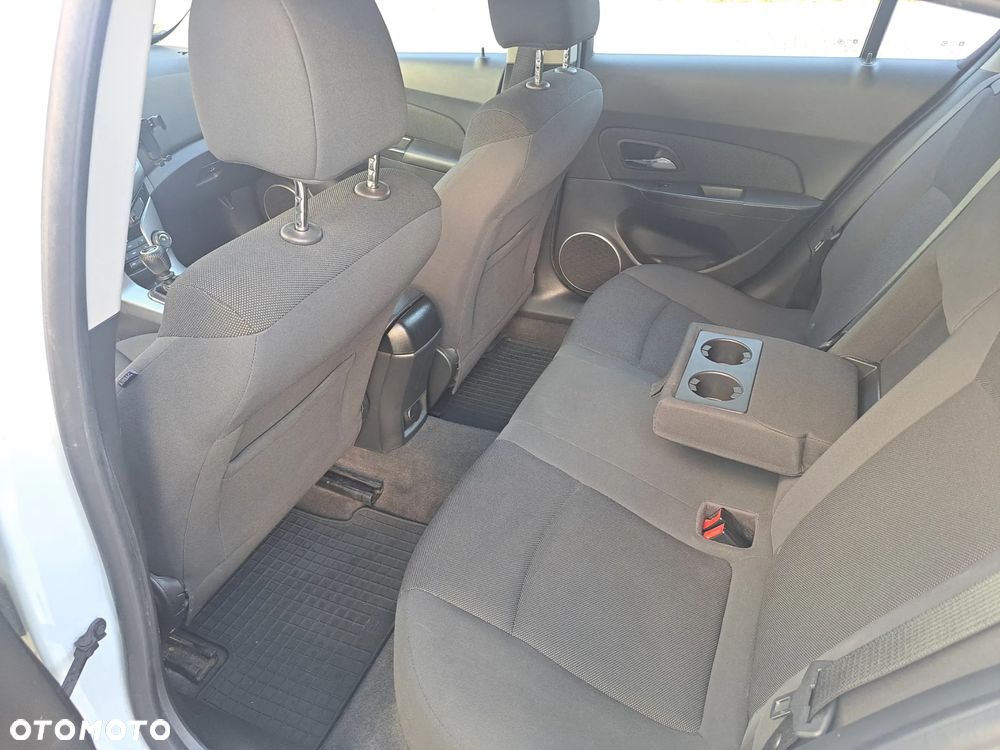 Chevrolet Cruze 1.7 D LT+ - 18