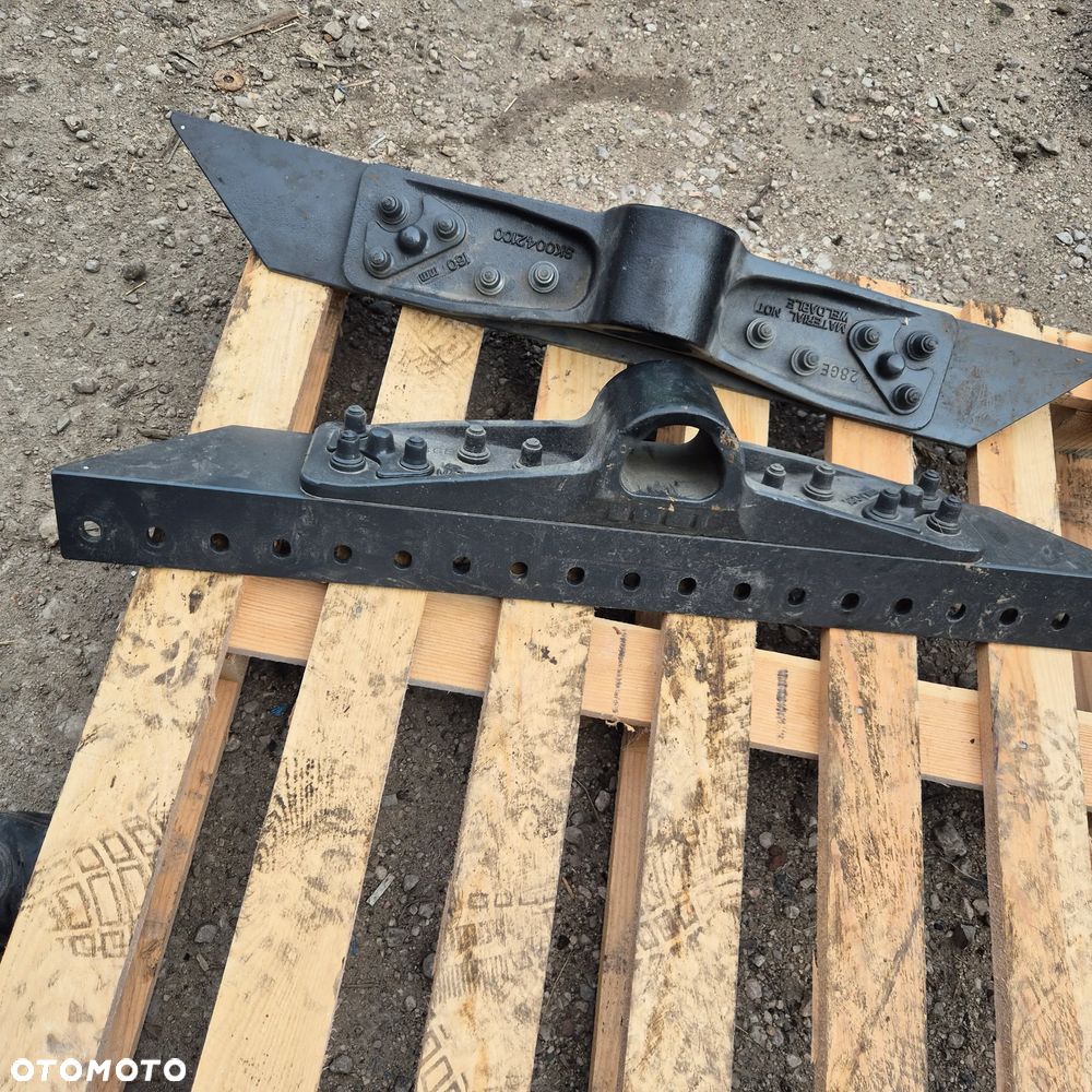 Volvo łapy siodła 160 mm Jost *NOWE* - 2