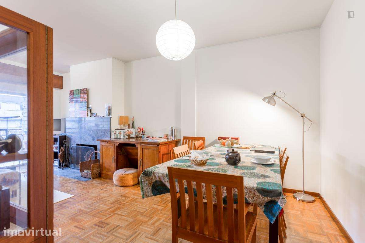 Quarto - localizado em Matosinhos Porto - Grande imagem: 5/18