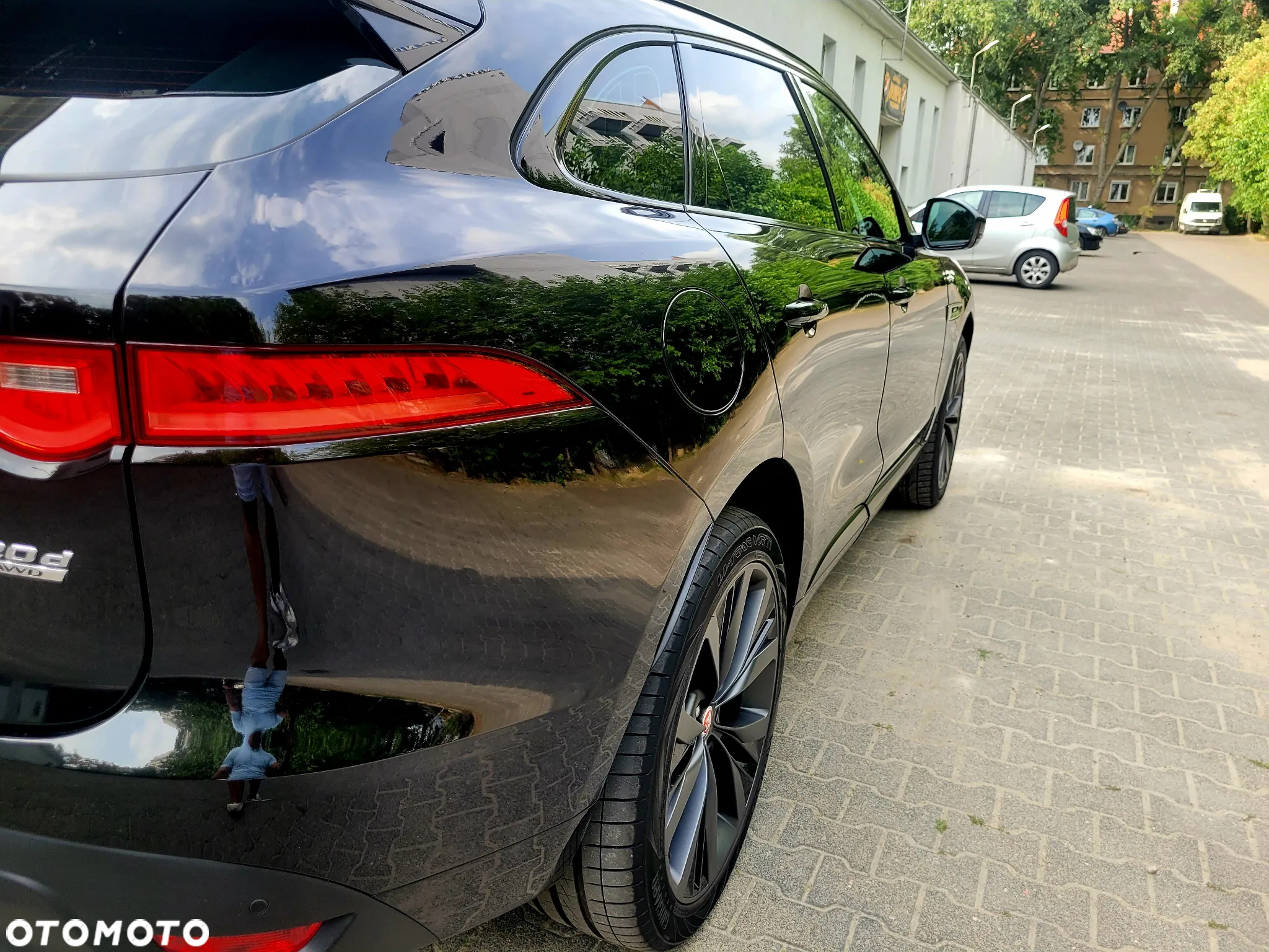 Jaguar F-Pace 2.0 i4D AWD R-Sport - 4