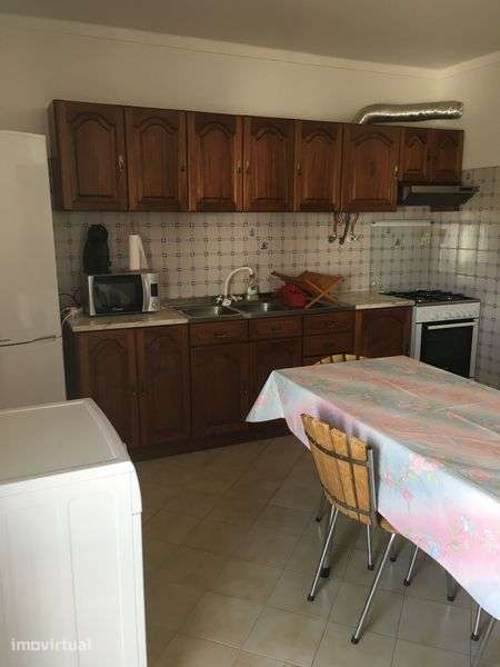 Apartamento T2 mobilado e com a/c em Tavira (Porta Nova) - Grande imagem: 3/6