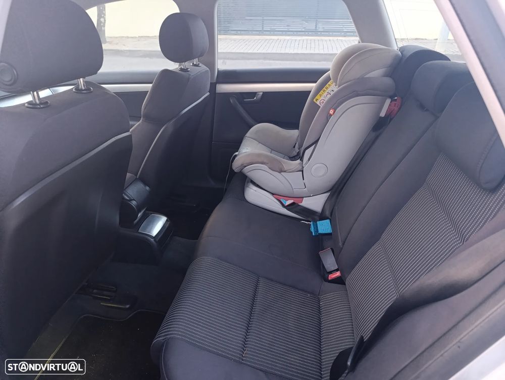 Audi A4 Avant 2.0 TDI Advance - 3