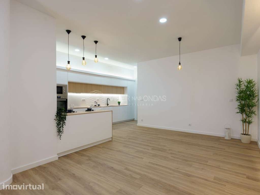 Loja convertida em Habitação - 300m do comboio - Grande imagem: 2/42