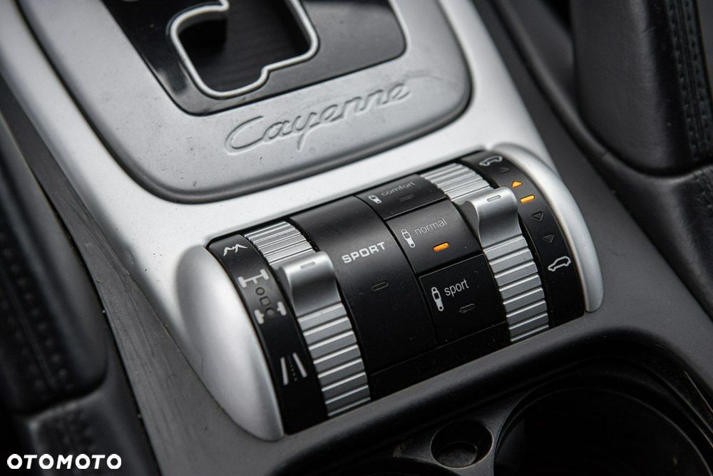 Porsche Cayenne Turbo Tiptronic S - 22