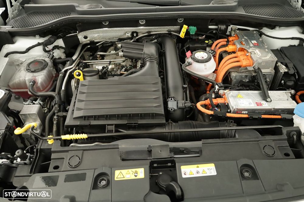 Cupra Formentor 1.4 e-Hybrid DSG - 24