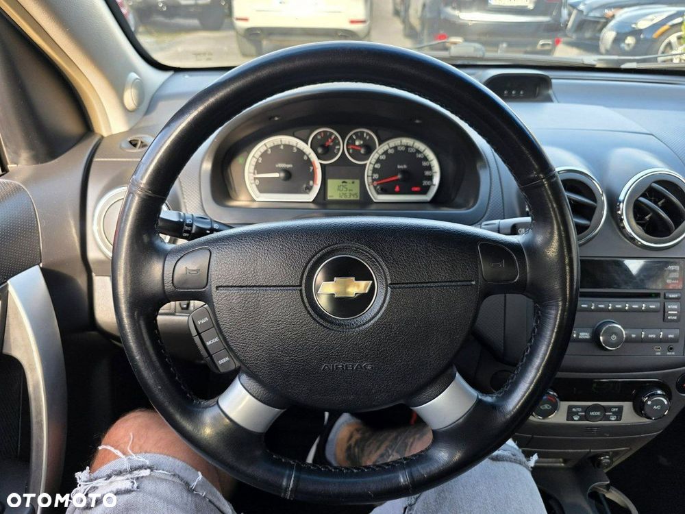 Chevrolet Aveo - 8