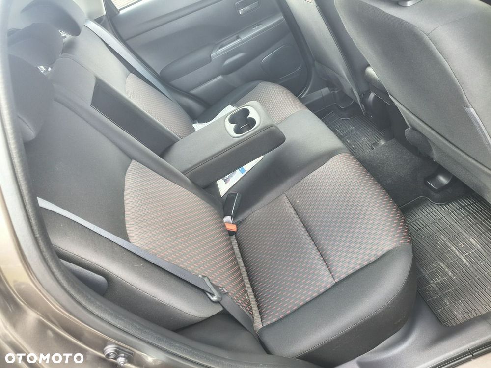 Mitsubishi ASX - 13