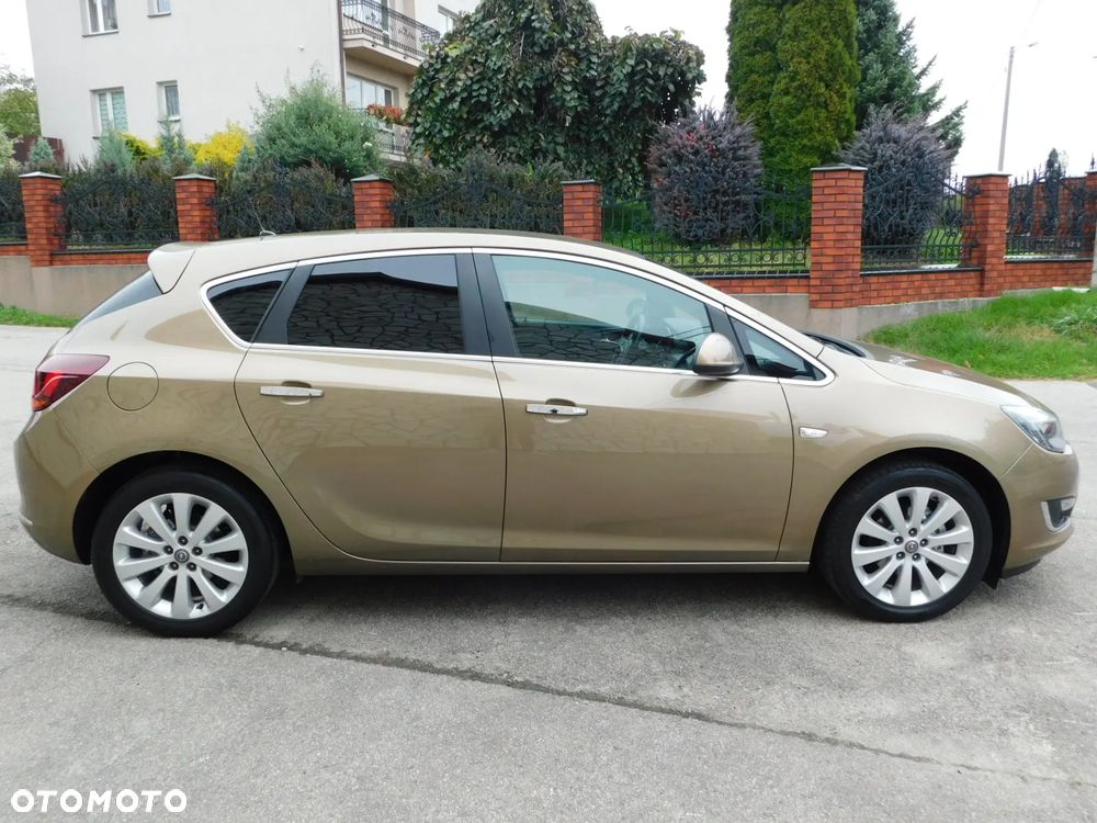 Opel Astra 1.4 Turbo Cosmo - 4