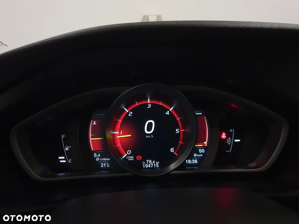 Volvo V40 D4 Inscription - 8