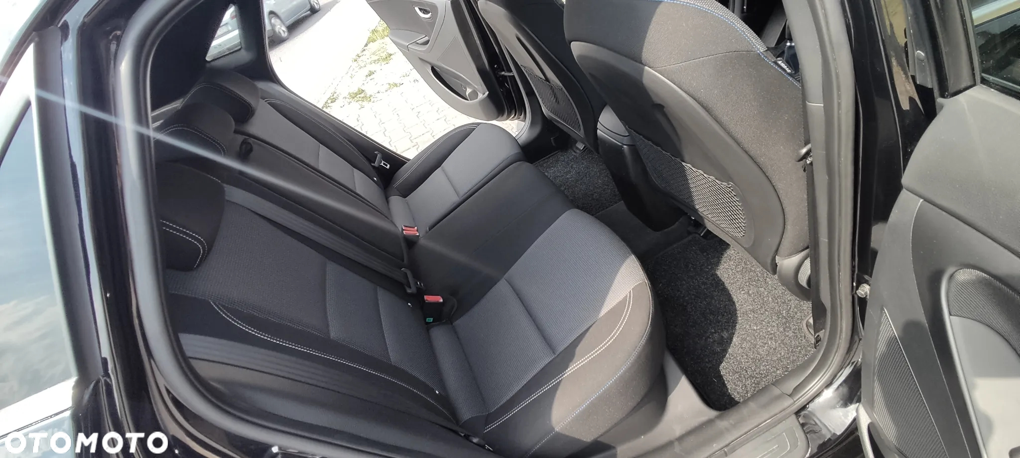 Hyundai i30 1.4 Passion Plus - 24