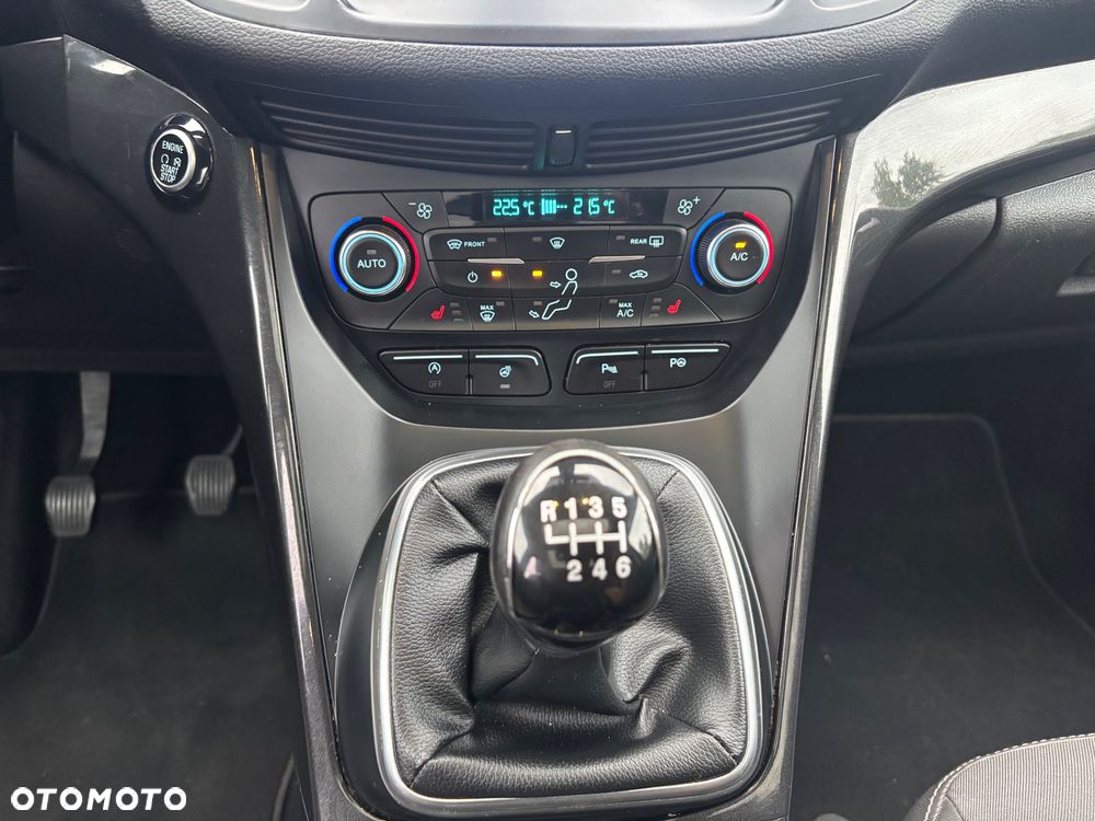 Ford Kuga 2.0 TDCi FWD Titanium - 12